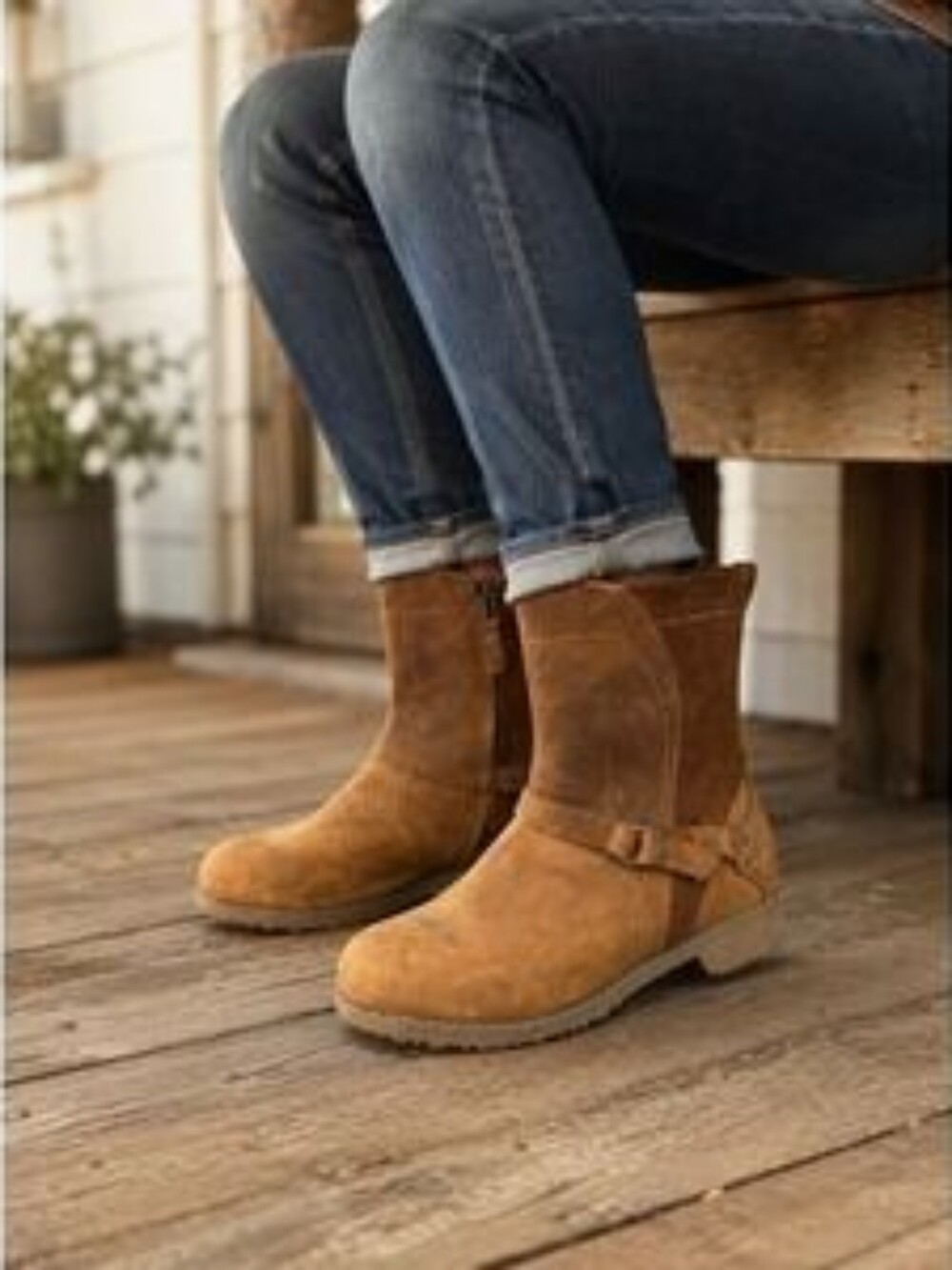 NWOT Eddie Bauer women's Suede Leather Boho Outdoor Covey 2.0 boots